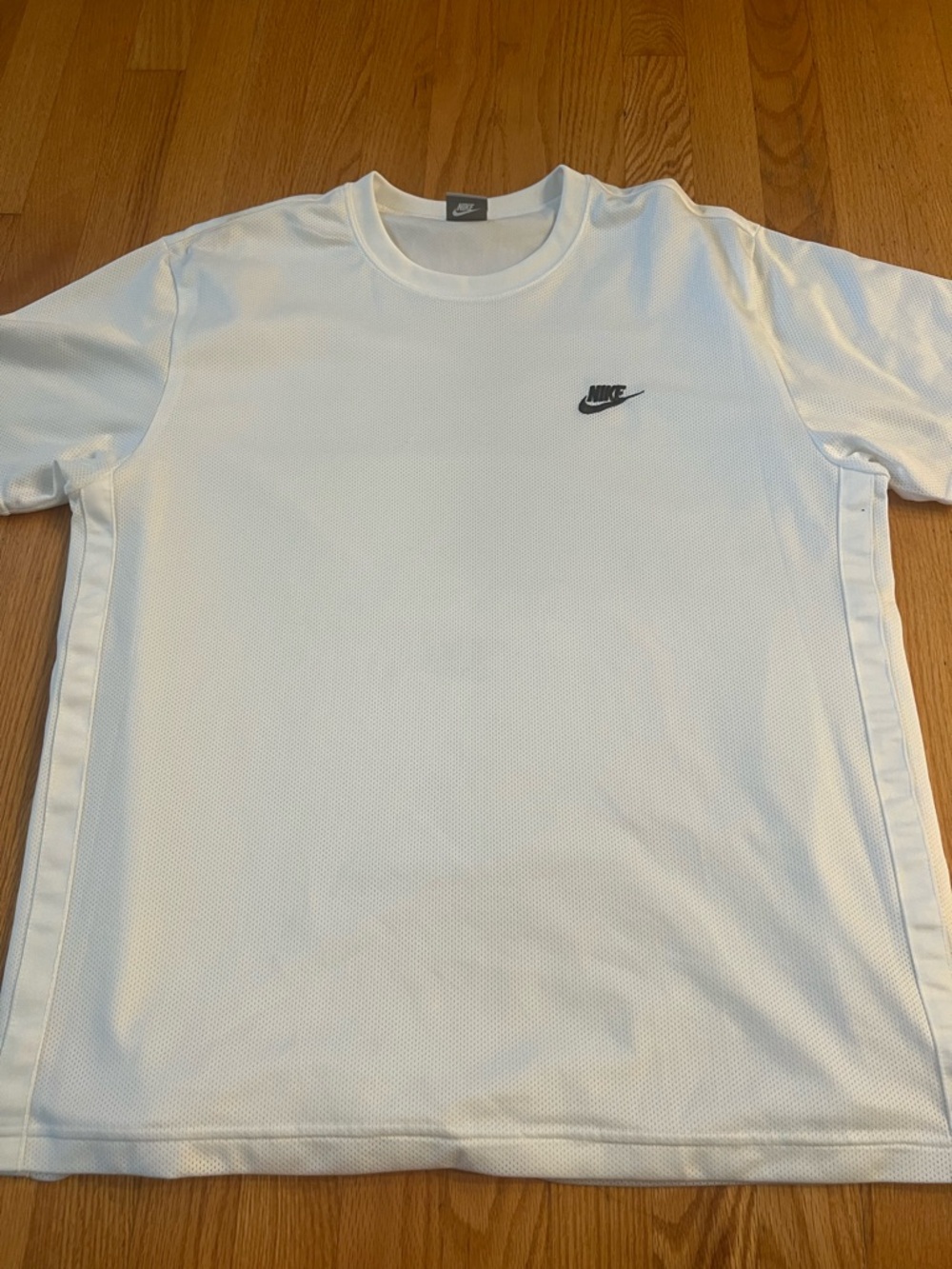 Nike White Men's Short Sleeve Athletic Tee with Black Logo shirt